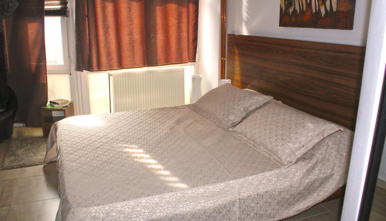 Hotel Kika Pristina Esterno foto